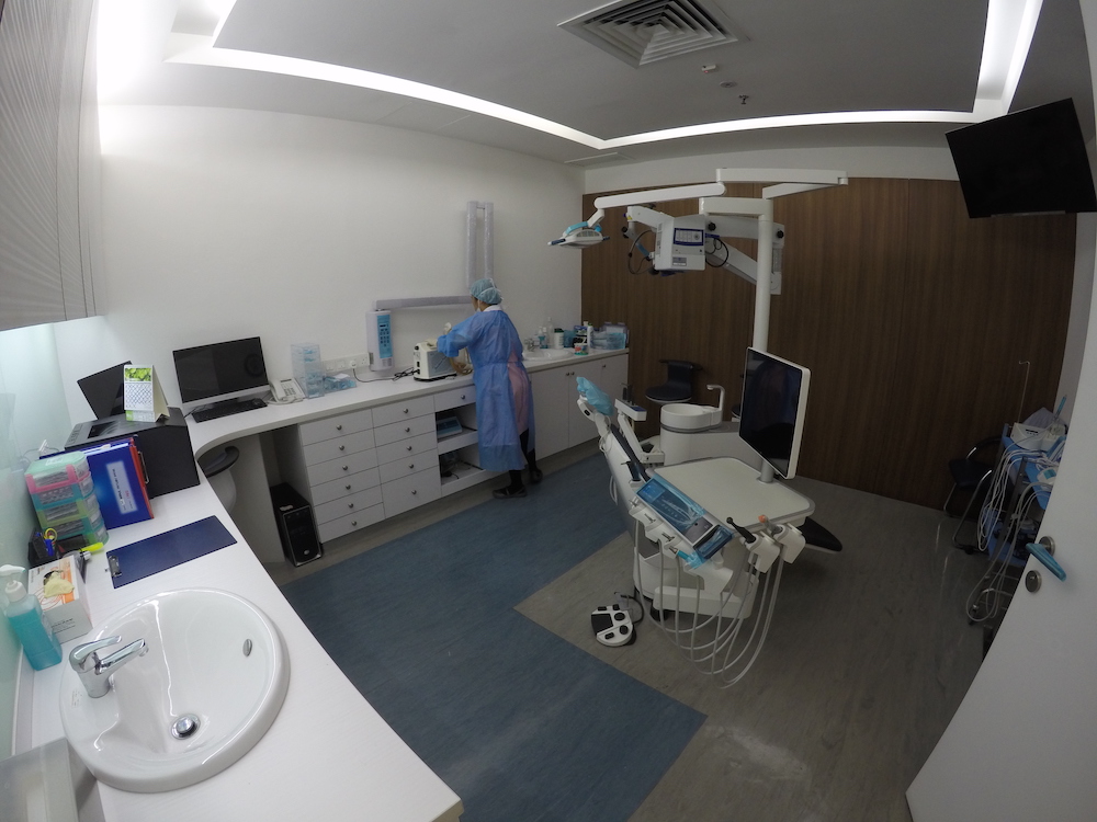 tan-root-canal-malaysia-surgery-room-1